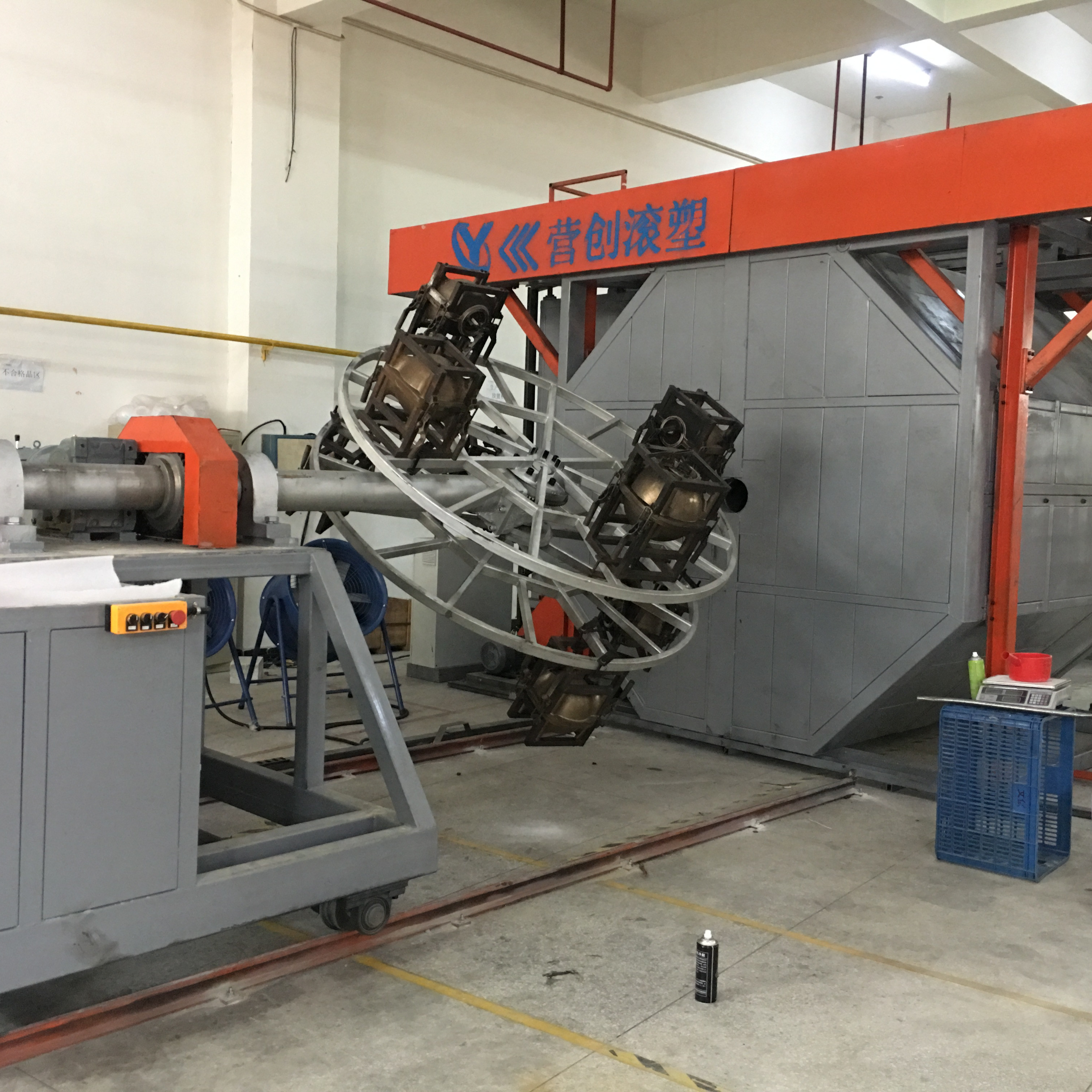 Rotational molding machine Electric heating rotomolding machine for